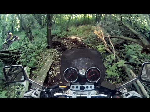 Honda CB400 на бездорожье (почти джунгли))
