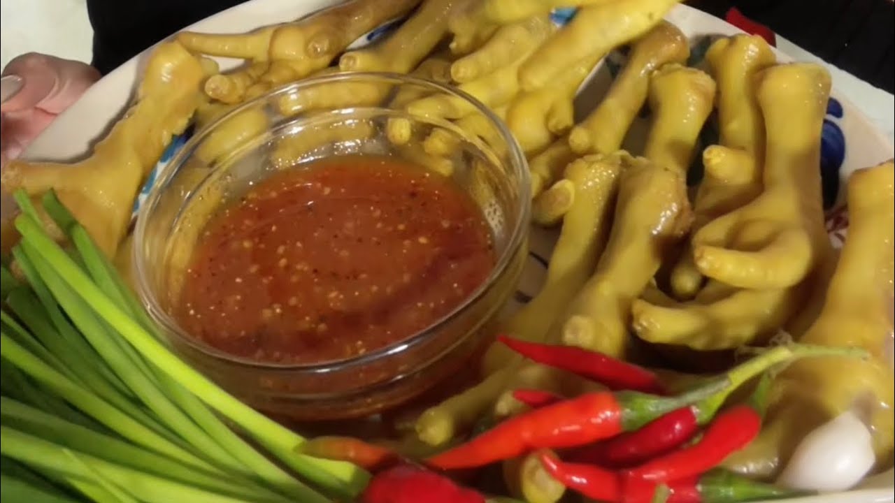 Chân gà hấp hành nhai luôn xương