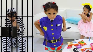 Download Lagu لولو تتصل على الشرطية توتو للقبض على اللص!!police helps lulu MP3