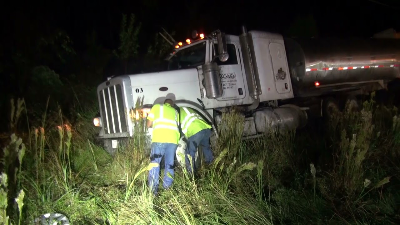  18 WHEELER TIES TRAFFIC UP FOR 12-HOURS ON HWY-59 THURSDAY 