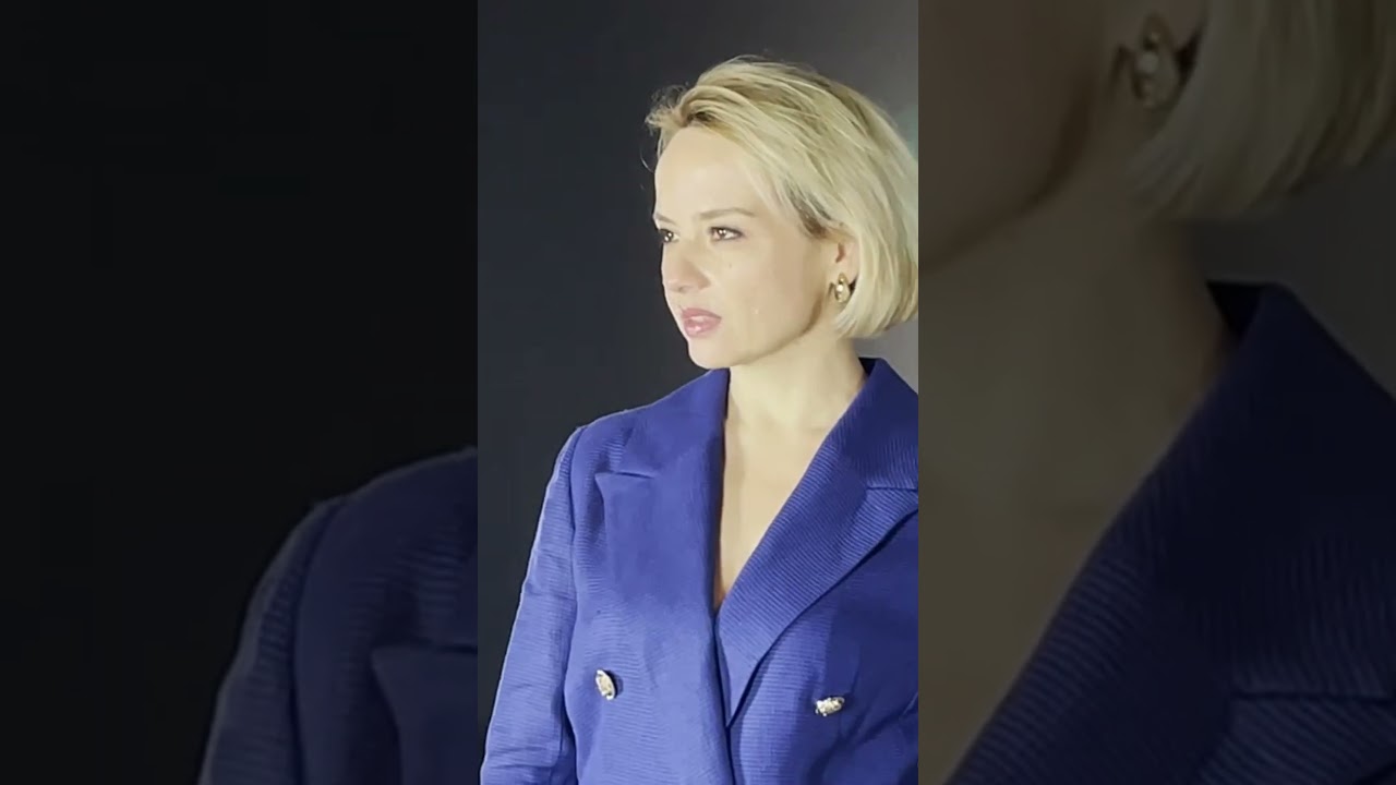 Mila Walenda wearing 