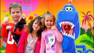 День Рождения МИСС КЕЙТИ и МИСТЕРА МАКСА Алис выбирает музыкальную открытку Кате и Максу в подарок💝 День Рождения МИСС КЕЙТИ и МИСТЕРА МАКСА Алис выбирает музыкальную открытку Кате и Максу в подарок💝