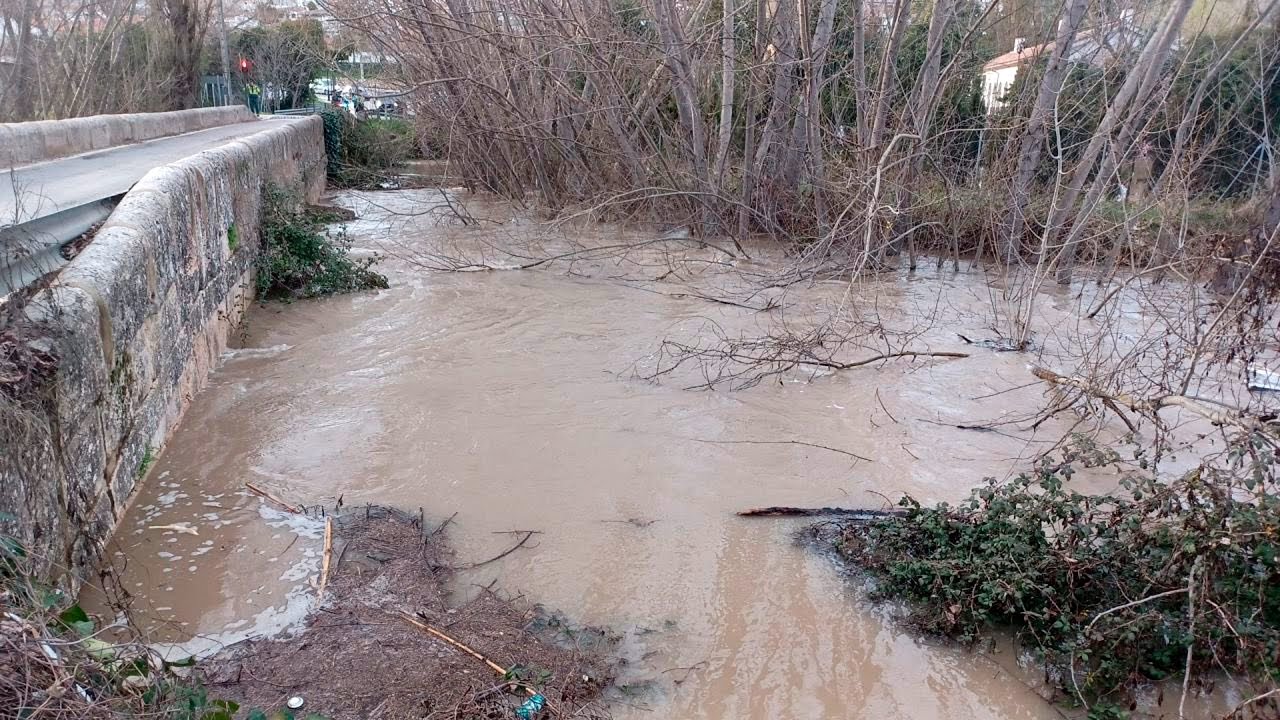 La crecida del Tajuña obliga a cortar la M-215 que conecta Madrid y Guadalajara por Ambite