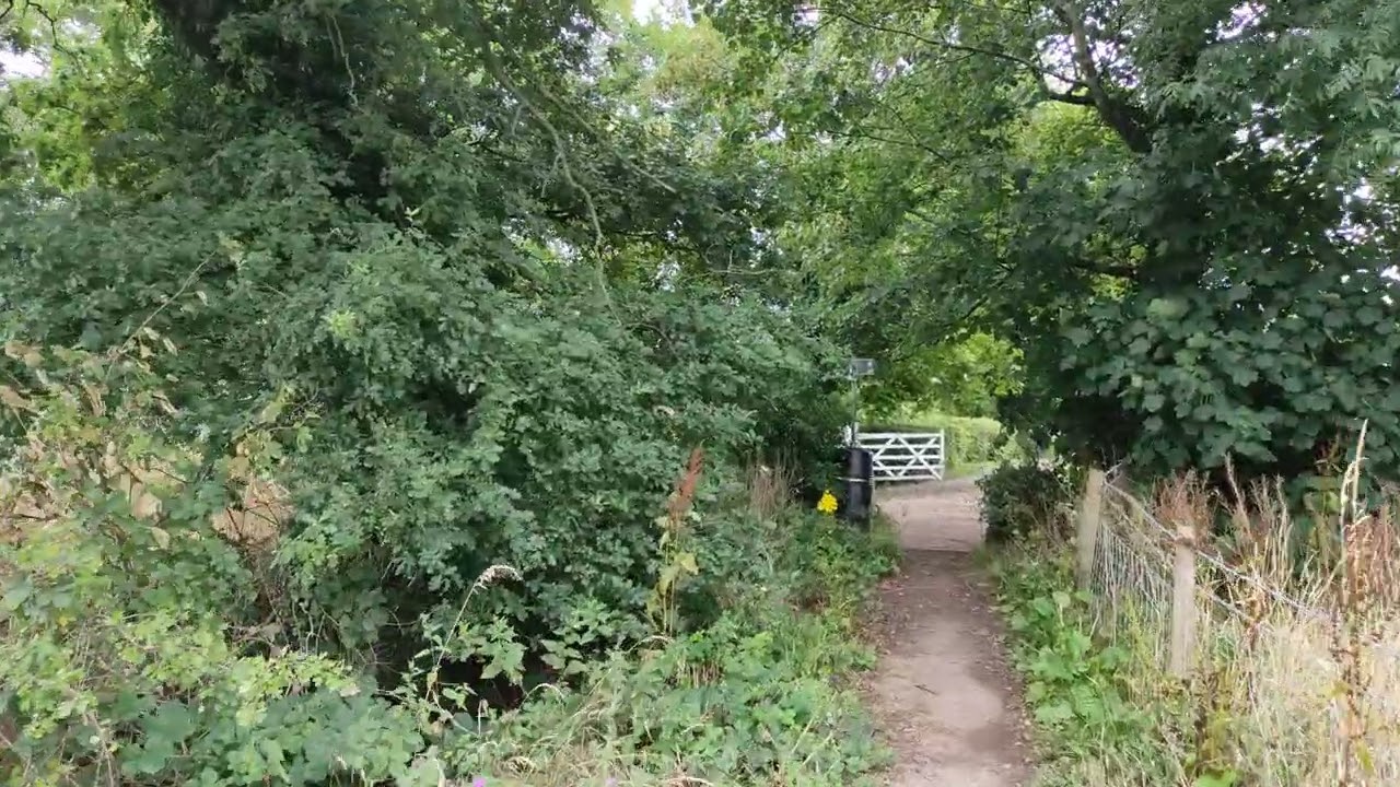 4K Circular Walk on Christleton Village Footpaths on Monday 1st of August 2022.