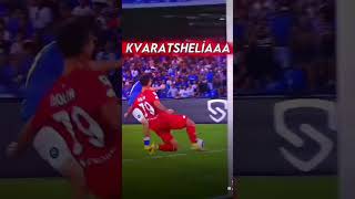 ... Napolinin Genç Yıldızı Kadife Bilekli Kvaratshkelia