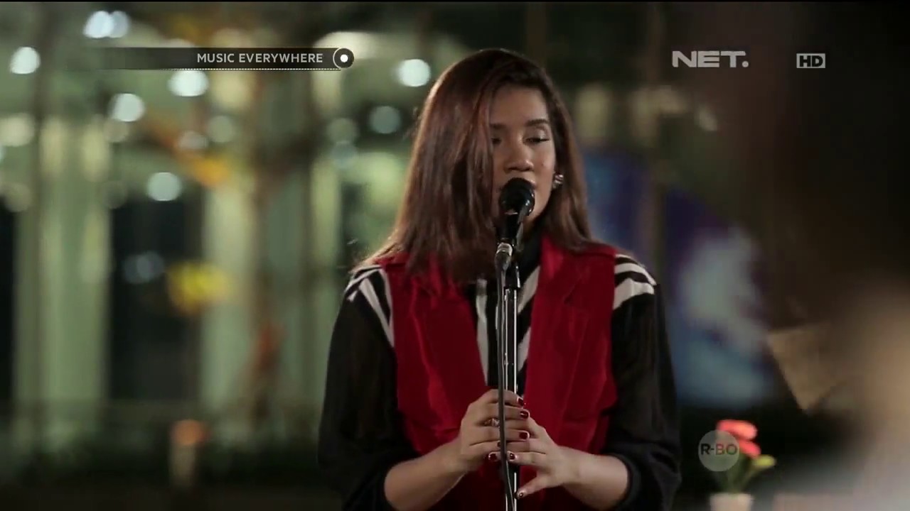 Monita Tahalea - What A Wonderful World (Louis Armstrong Cover) (Live at Music Everywhere) **