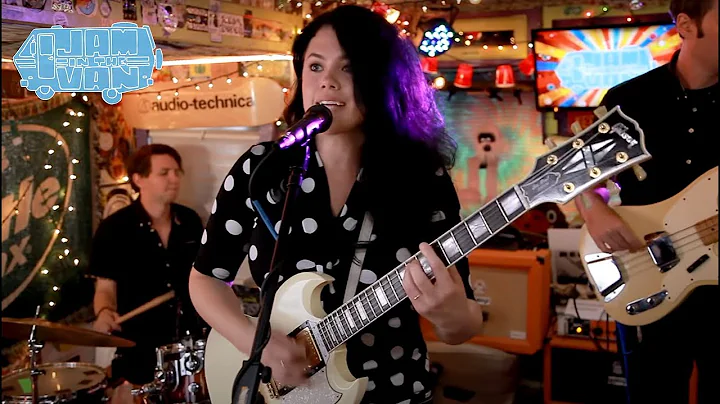 LIZ BRASHER - "Outcast" (Live at JITVHQ in Los Ang...