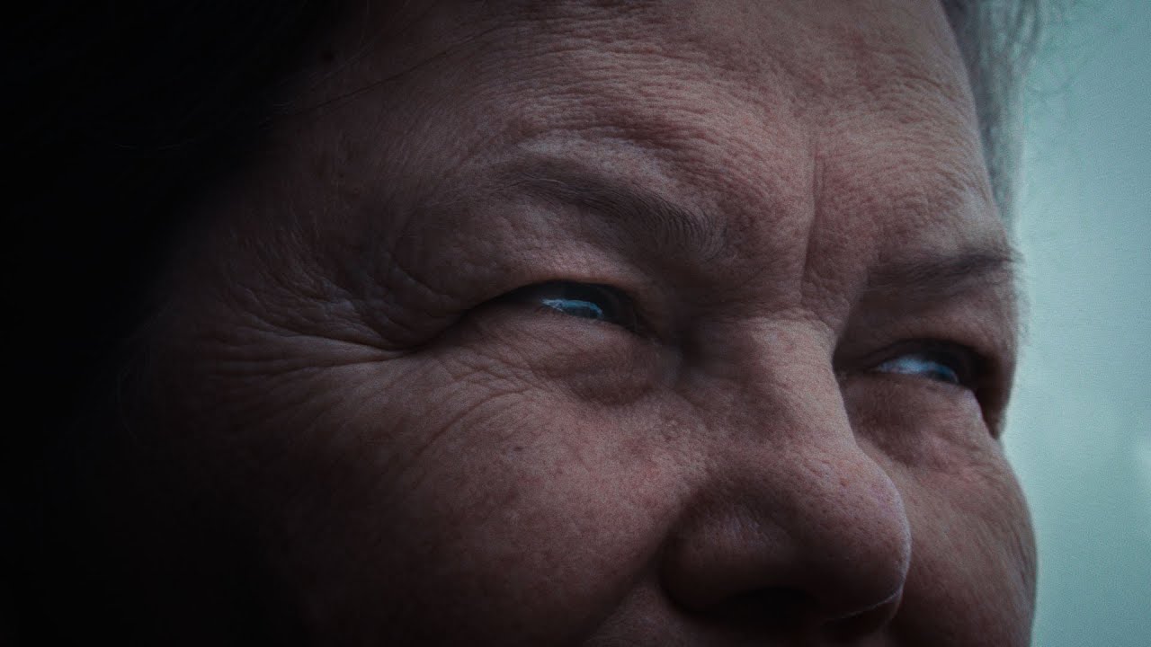 Guarda Julian Knoth - Kein Lied (Official Music Video) su YouTube Guarda Julian Knoth - Kein Lied (Official Music Video) su YouTube