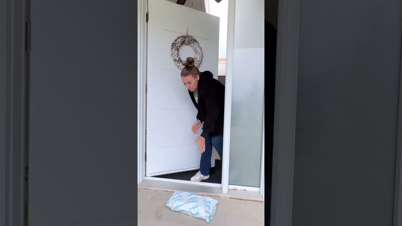 The new Hobbii Christmas Yarn is HERE!!! It’s time to get crocheting the holiday favourites!!!