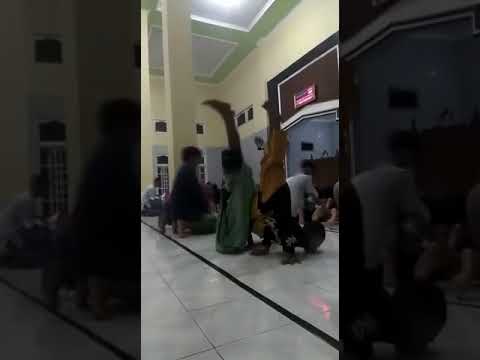 Laknat jangan di tiru bocil FREESTYLE di masjid