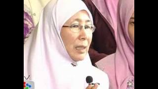 Wan Azizah: Man in video not Anwar