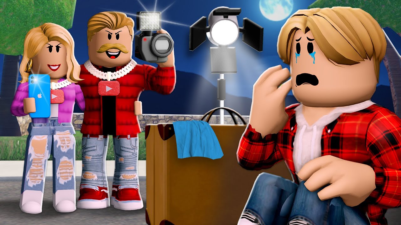 ABANDONED By His YOUTUBER Family! (A Roblox Movie)