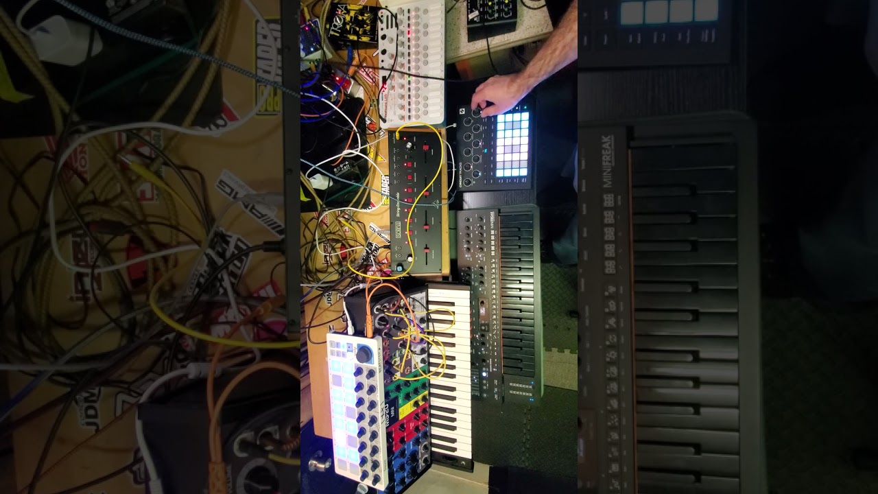 "Ghosts in the Maze" a 