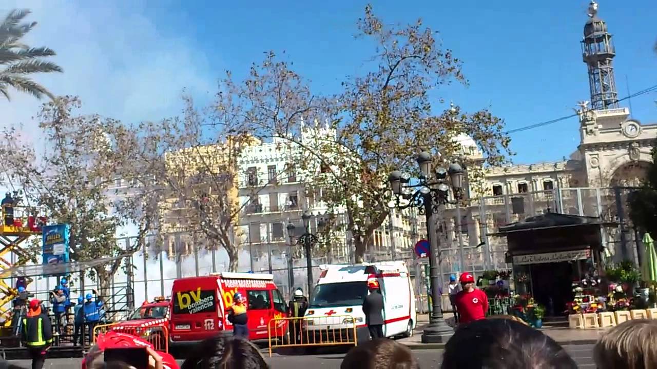 mazcleta del 10 de marzo con bandera valenciana