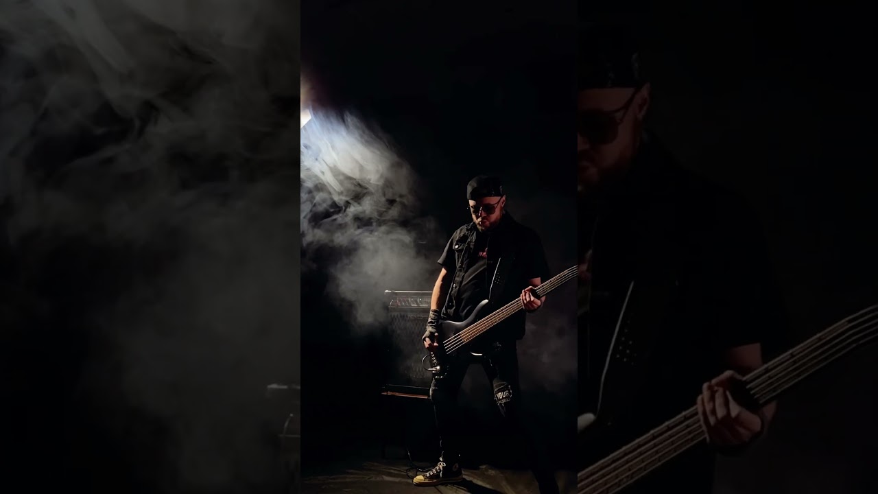 Басист на съемках клипа 🤘 Castaway Angels «Серое утро»! 