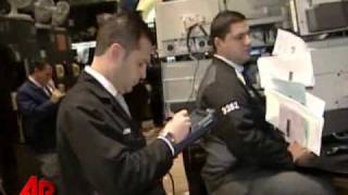 Oct. 27: Mixed Data Keeps Traders at Bay