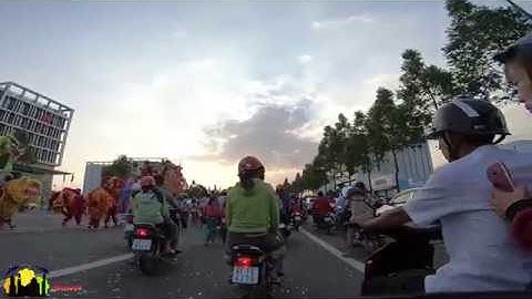 THANH NIÊN CẮT NGANG ĐOÀN RƯỚC CỘ BÀ BÌNH DƯƠNG VÀ CÁI KẾT