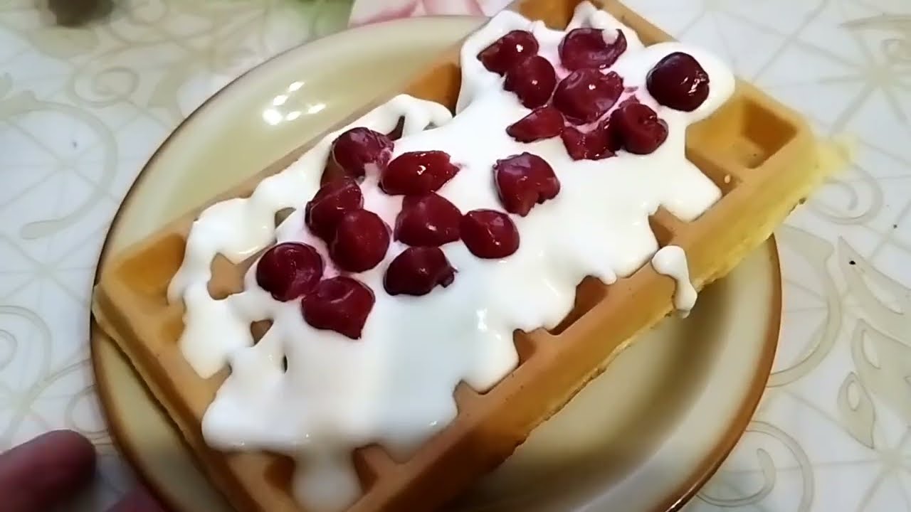 Gofrownica Mozano Smart czarny 2200 W porównanie a najtańszą gofrownicą  i przepis na gofry