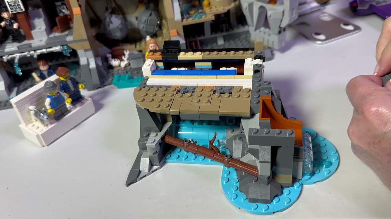 LEGO Ideas 21363 Goonies Bag 16