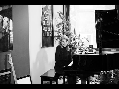 Coeur De Pirate Hold On We Re Going Home Drake Cover House Of Strombo