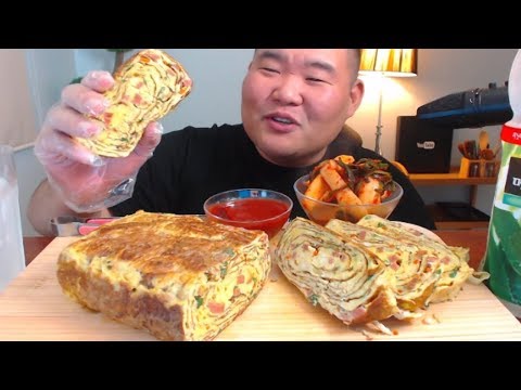 직접만든 &amp;#39; 30알 말이 &amp;#39; 식빵인줄.... <strong>30</strong> <strong>eggs</strong> roll MUKBANG