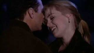 Beverly Hills, 90210 - Old Friends Kiss
