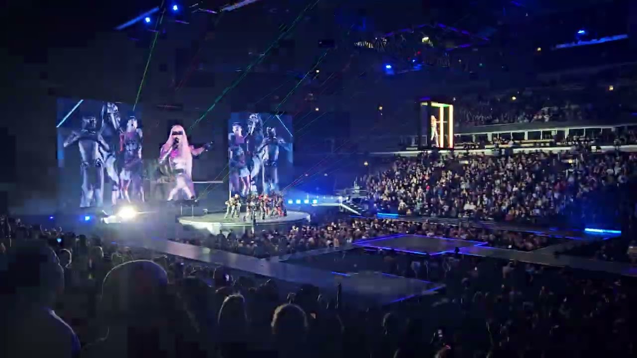 Madonna Bedtime Story, Ray of Light, Rain Live Celebration Tour Chicago Night 2