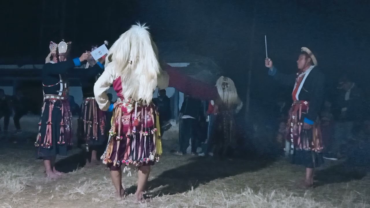 ache lhamo cham (Dance) Dance about Jali going for War so their celebration.good bye n god bless u