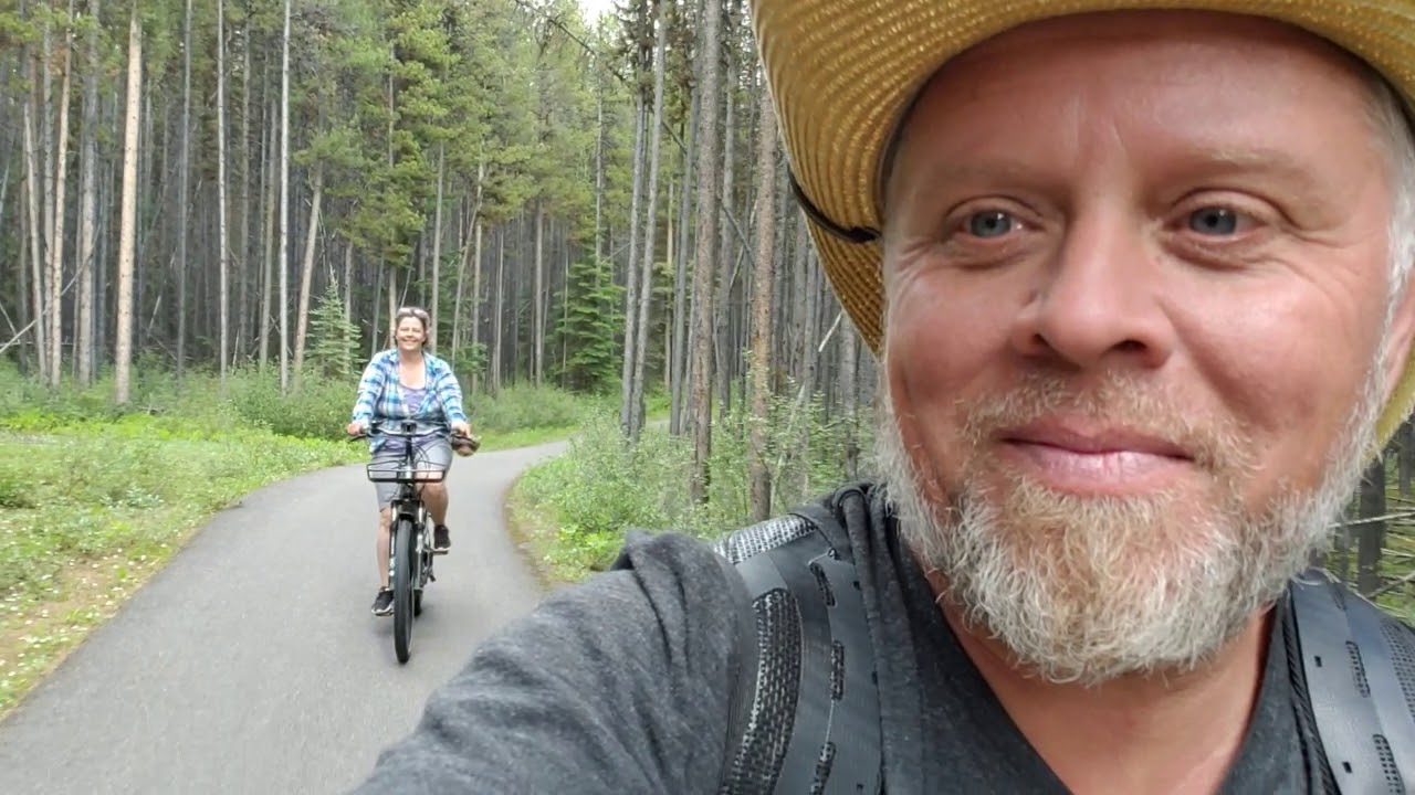 Exploring Peter Lougheed Park's Barrier Free Pathway
