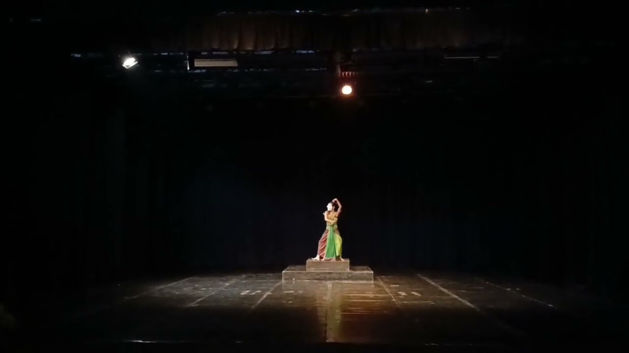 PALIH - Uji Koreografi Tunggal Prodi Seni Tari ISI Yogyakarta