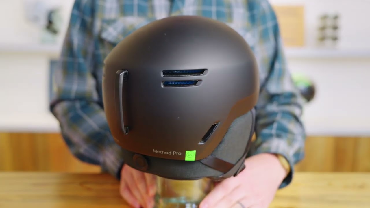 airoh carbon mx helmet MATRYX – USA Unmatched reliability Color:Axo Green/ Enchantment Purple The Airoh Connor helmet 35l travel backpack made