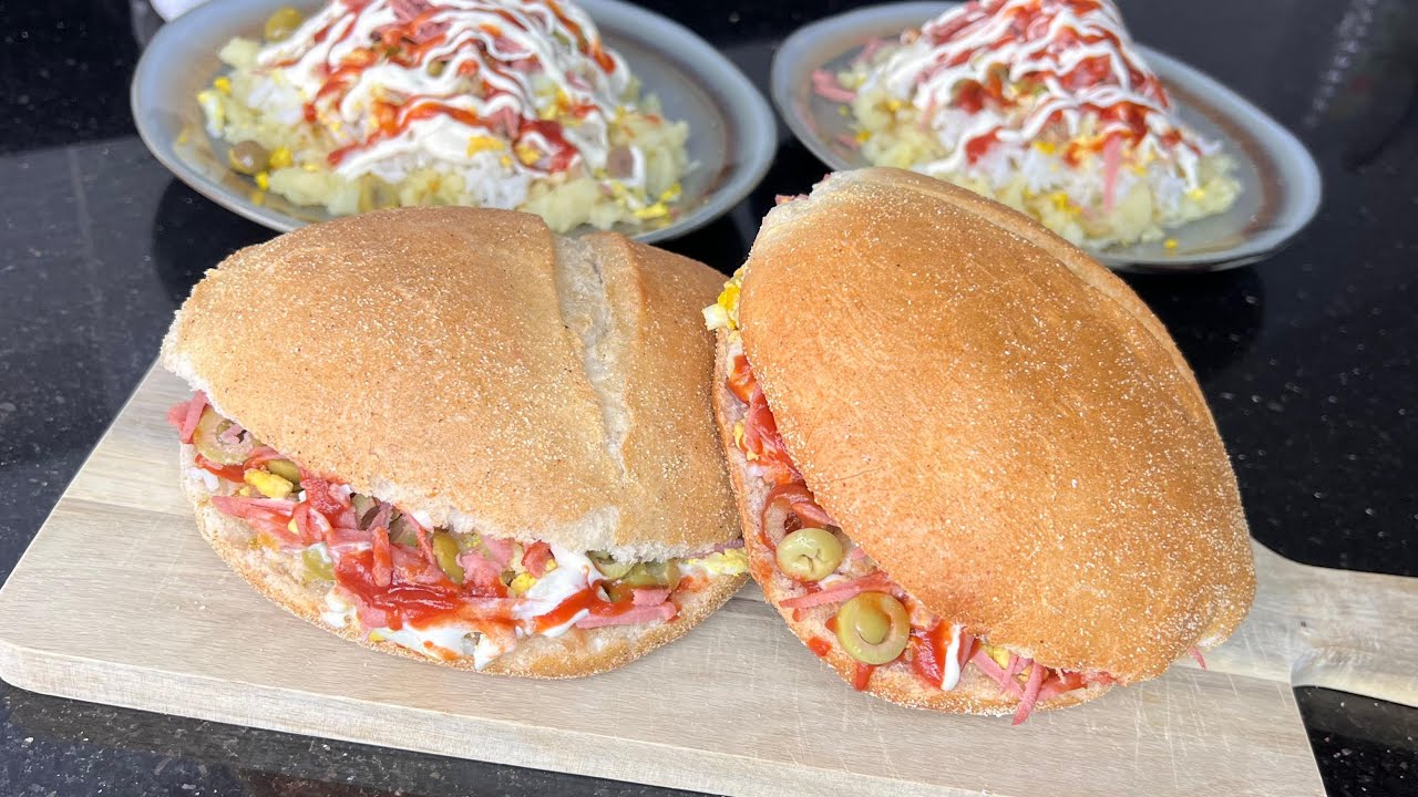 من بين اشهر اكل الشوارع المغربي الخبزة العجيبة واحد البنة يا سلام 😍