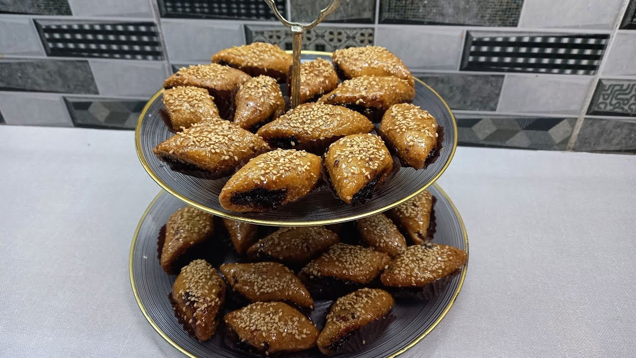 حلويات تونسية مقروض اسمر هشوش وبننين 👍🇹🇳👌💕❤️