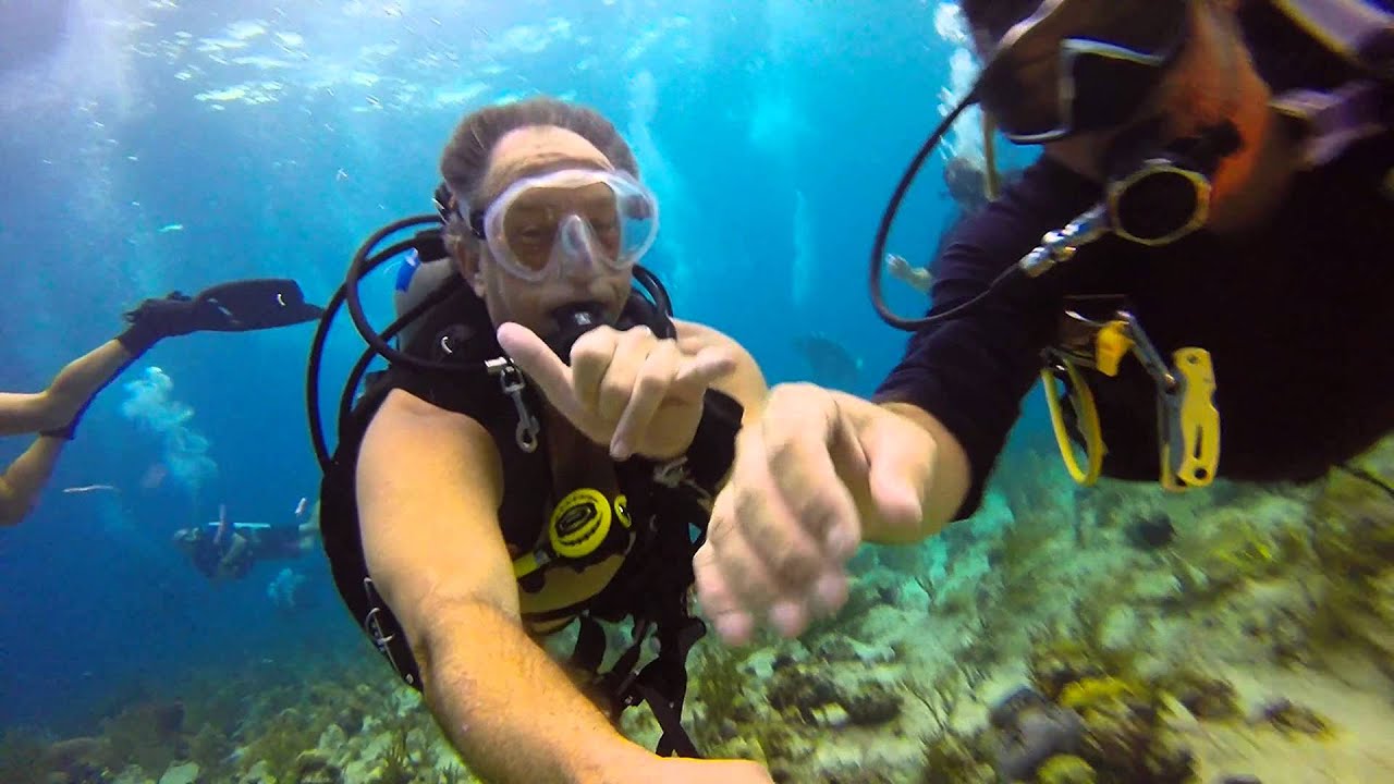 Scuba Diving the Bahamas The Washing Machine Eleutheras September