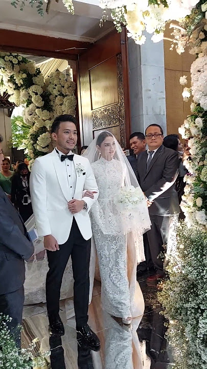 saat pengantin jesica mila dan yakop hasibuan memasuki gereja #fyp #tiktok