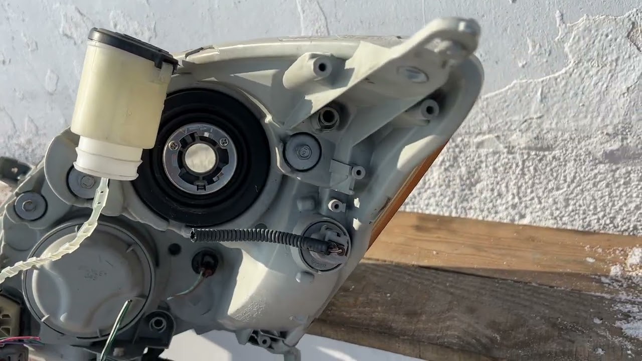 +77006891915 правая фара Тойота исис ALDI MART Кенжин 5/5. Авторазбор Астана Автозапчасти￼