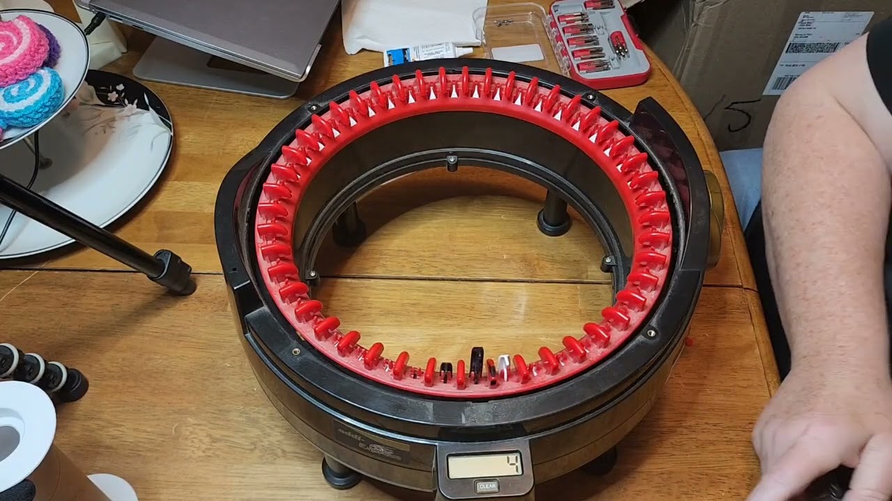 Как чистить и смазывать вязальную машину Addi