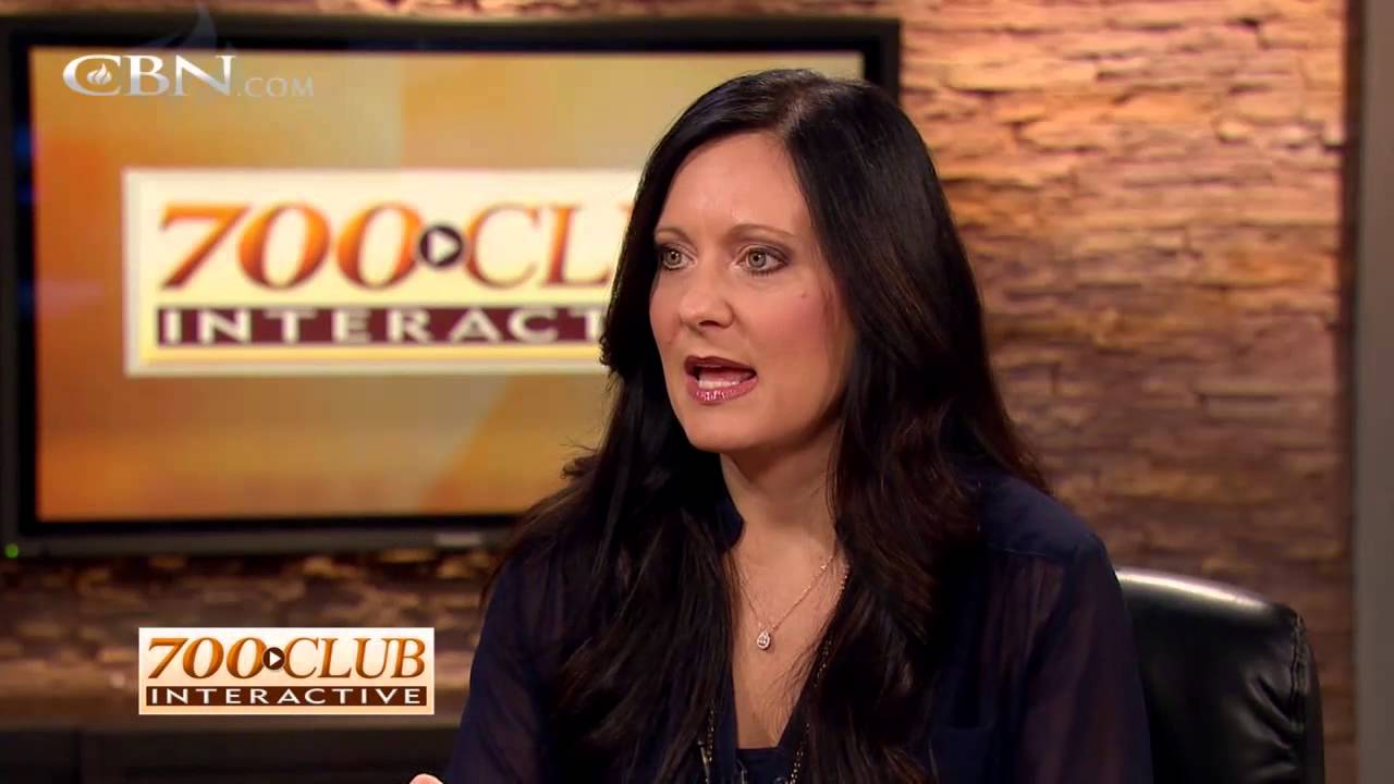 Lysa TerKeurst Treats the ‘Disease to Please’ - YouTube