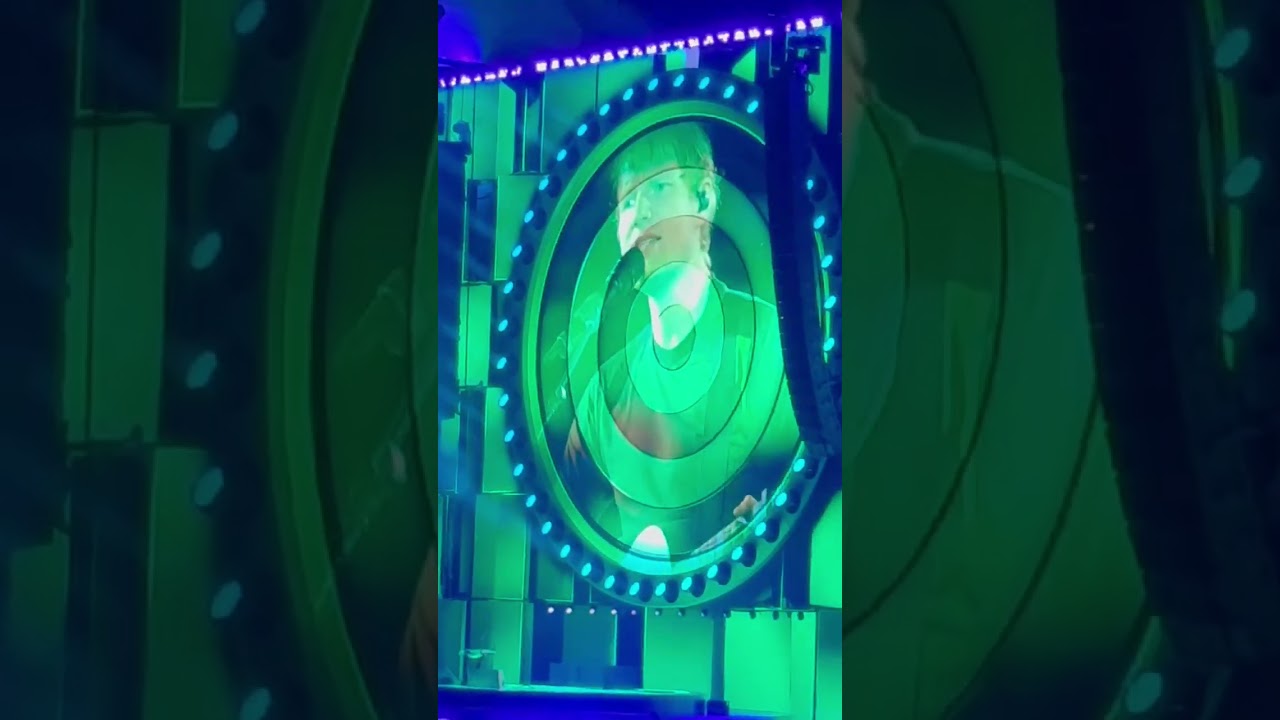 Eastside / 2002 / Cold Water / Little Things / Love Yourself - Ed Sheeran - Wellington live show