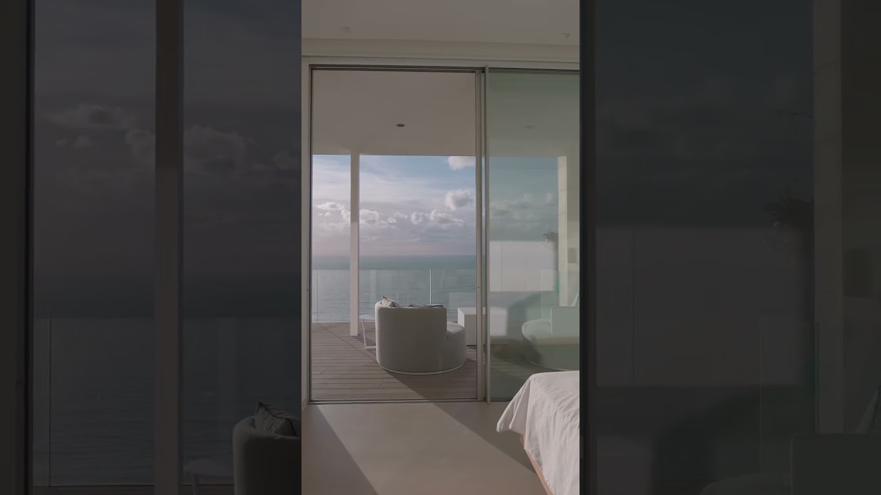 Luxury villa in 1st sea line for rent 