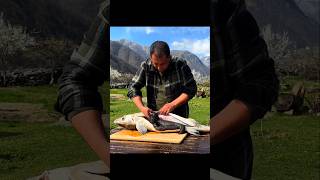 What Is This Guy Taking Out From The Fish Stomach?