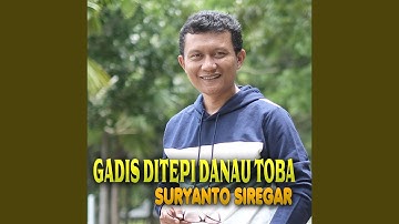 Gadis Ditepi Danau Toba