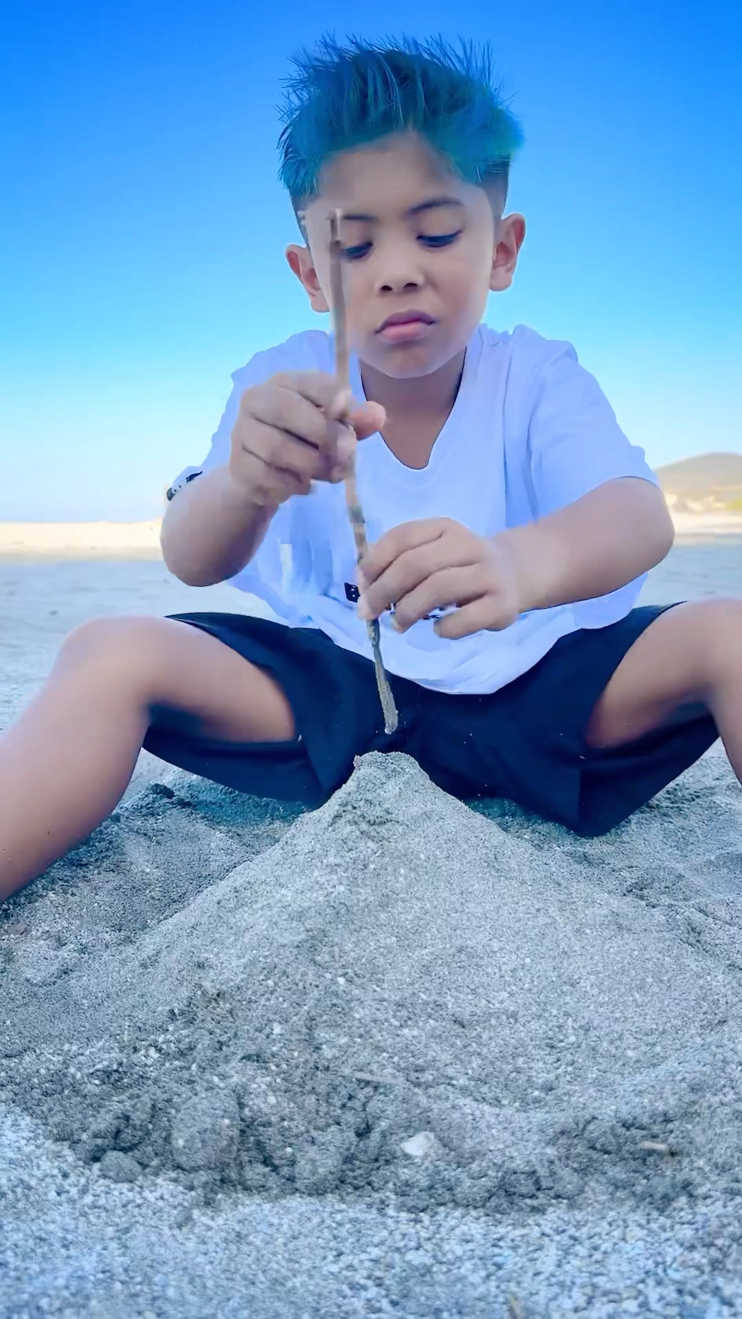 SIEMPRE AYUDA A LOS DEMÁS #santi  @SantiMusicOficial