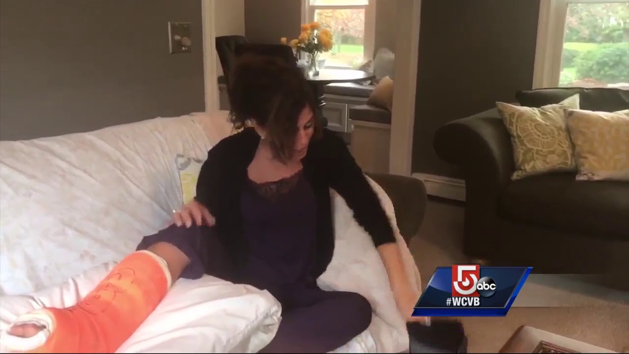 On the mend: Cindy sports orange cast post surgery - YouTube