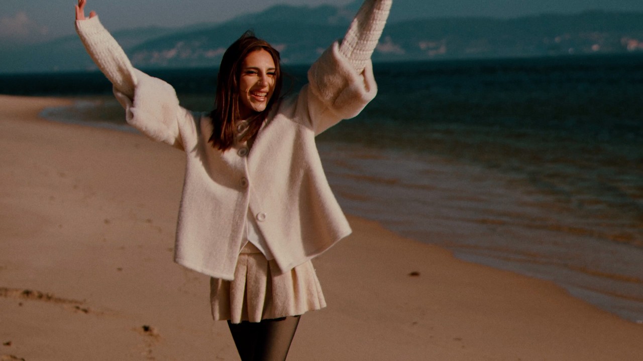 Ayla XO   Banderas (Official Music Video)