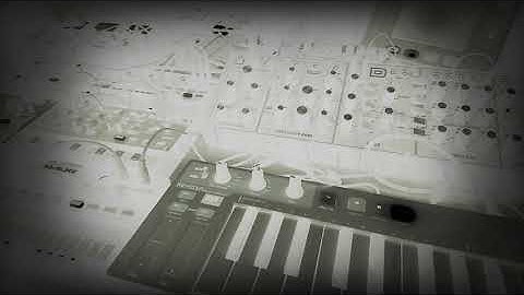 Korg kaoss pad 2 looping a sample + behringer model d +korg volcas