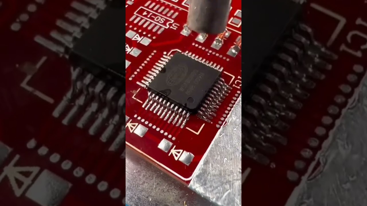 SmD microcontroller Soldering | How to Solder #electronic #pcb #microcontroller #pcbdesign #iot