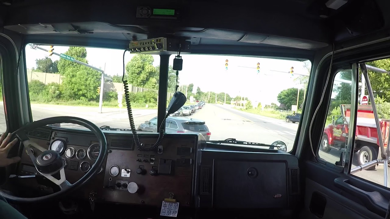 6/29/2018 - Peterbilt357 Entering Highway.