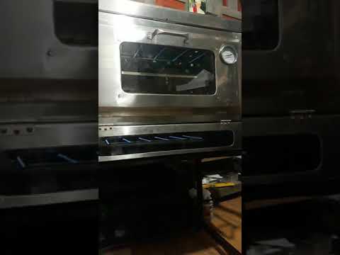 Cara menggunakan Oven Deck Gas Otomatis Untuk memanggang Bolu gulung https://youtu.be/HsvLJIlAx7o Ca. 