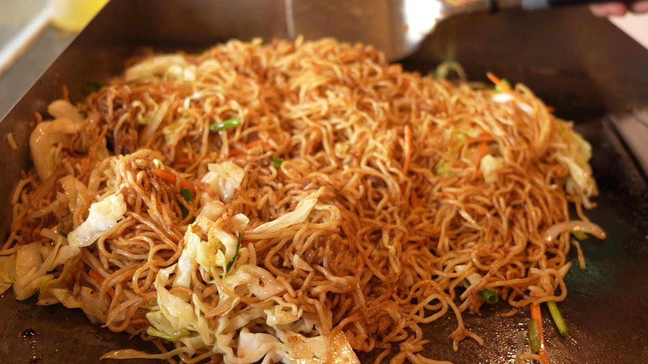 Japanese Street Food Yakisoba, Tonkatsu and Takoyaki sa Taguig! YouTube